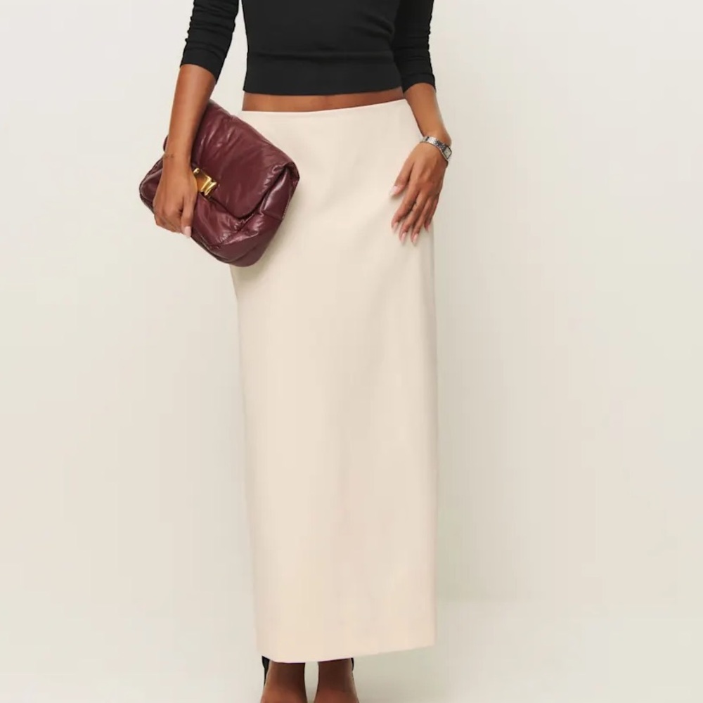 Reformation Jordan Low Waist Skirt Size 8 Black.